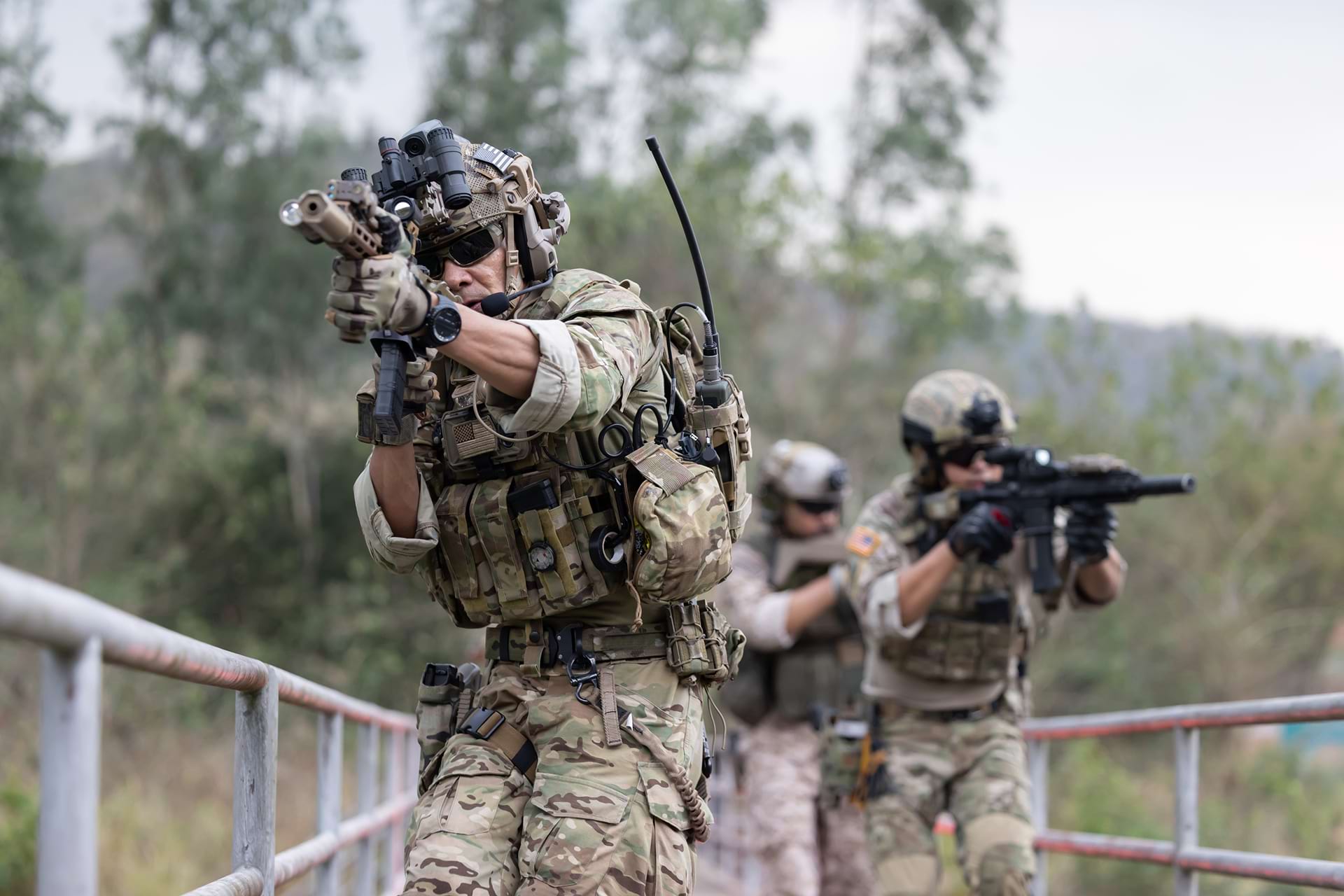 shooting tactical training with full equipement